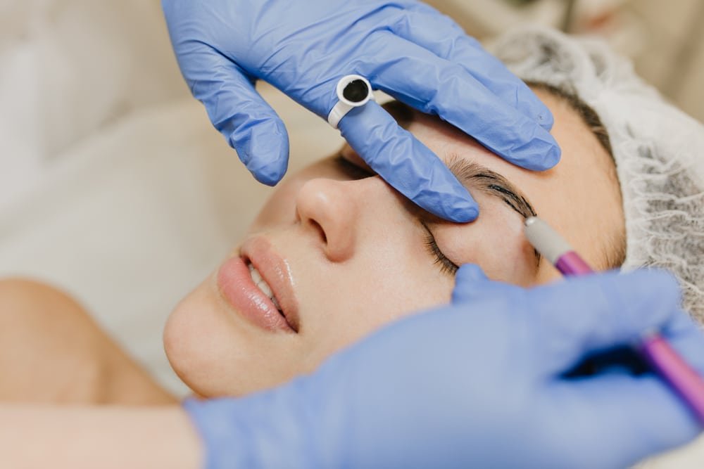 Eyebrow microblading and semi-permanent makeup service in Manchester